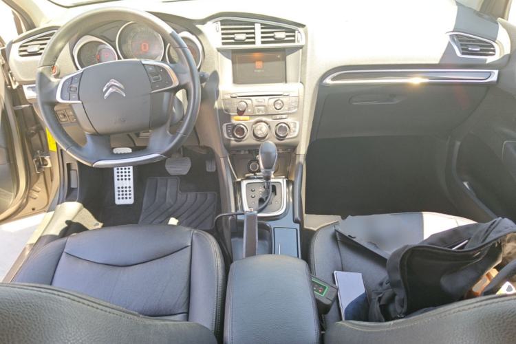 Used Citroen C4L 2013 1.6 THP Automatic Impression Edition Center Console