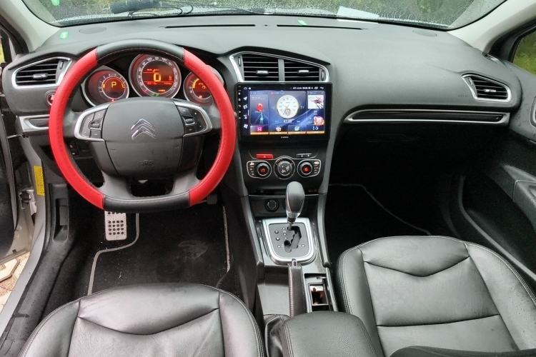 Used Citroen C4L 2013 1.6 THP Automatic Impression Edition Center Console