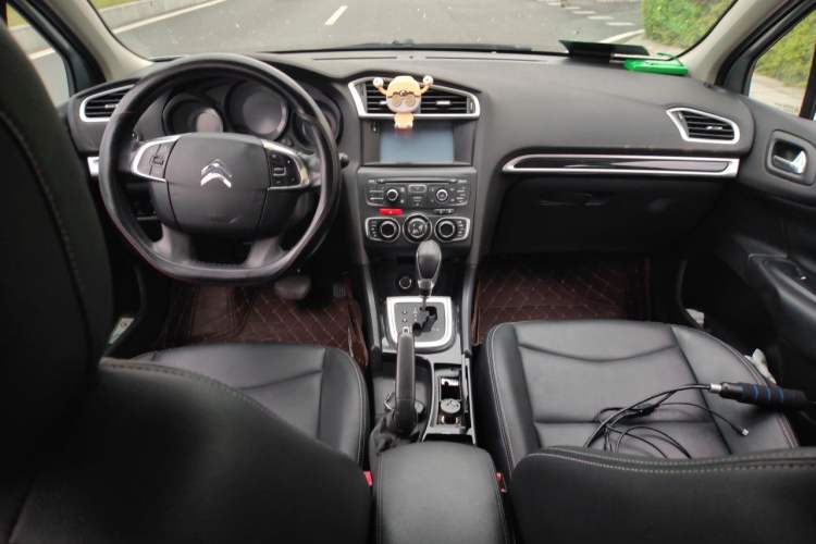Used Citroen C4L 2013 1.6THP Automatic Enjoyment Edition Center Console