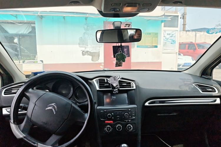 Used Citroen C4L 2013 1.8L Manual Jingxiang Edition Center Console