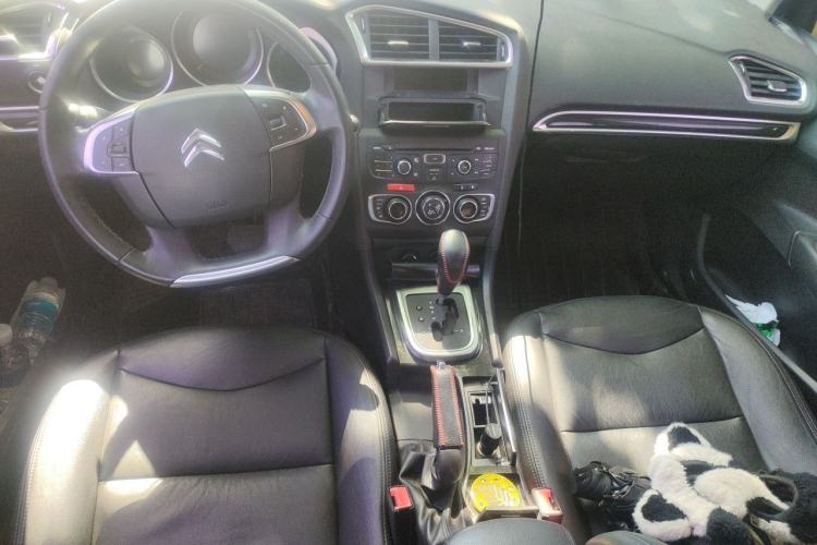 Used Citroen C4L 2013 1.6 THP Automatic Impression Edition Center Console