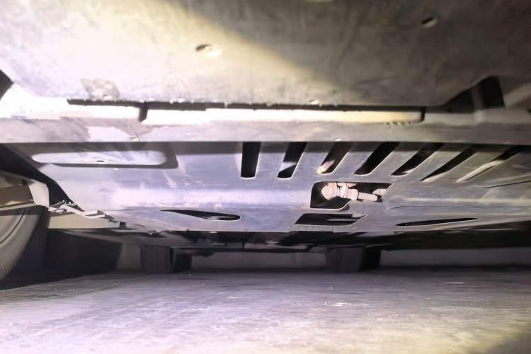 Used Citroen C4L 2013 1.6THP Automatic Enjoyment Edition Chassis Front
