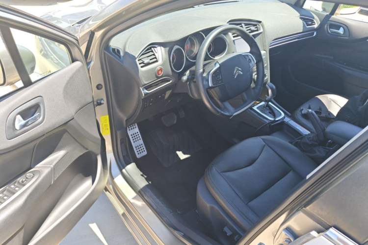 Used Citroen C4L 2013 1.6 THP Automatic Impression Edition Driver Seat