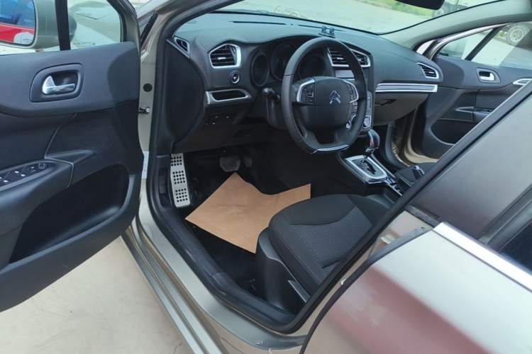 Used Citroen C4L 2013 1.6THP Automatic Enjoyment Edition Driver Seat