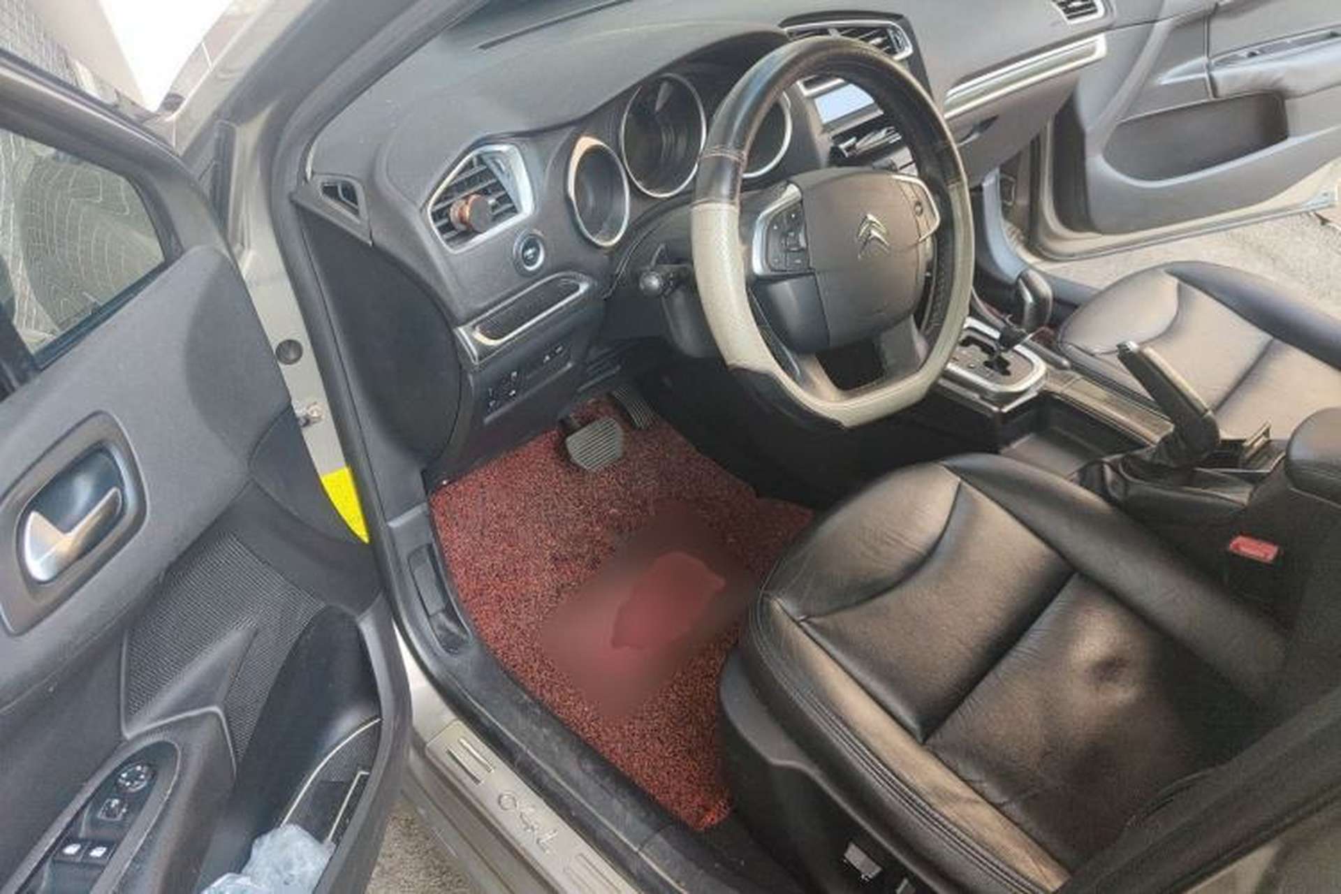 Used Citroen C4L 2013 1.6 THP Automatic Impression Edition Driver Seat