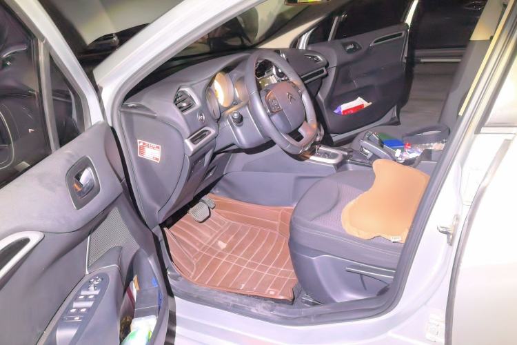 Used Citroen C4L 2013 1.6THP Automatic Enjoyment Edition Driver Seat