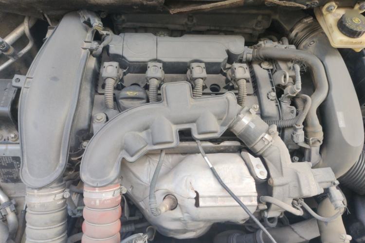 Used Citroen C4L 2013 1.6THP Automatic Dynamic Edition Engine Bay