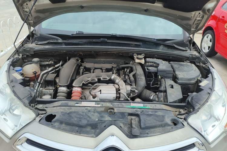 Used Citroen C4L 2013 1.6THP Automatic Enjoyment Edition Engine Bay