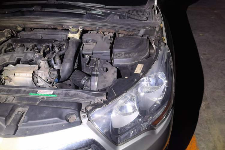 Used Citroen C4L 2013 1.6THP Automatic Enjoyment Edition Engine Bay Left