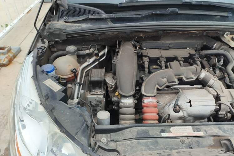 Used Citroen C4L 2013 1.6THP Automatic Enjoyment Edition Engine Bay Right