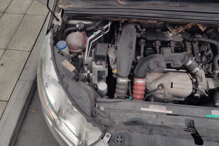 Used Citroen C4L 2013 1.6THP Automatic Enjoyment Edition Engine Bay Right