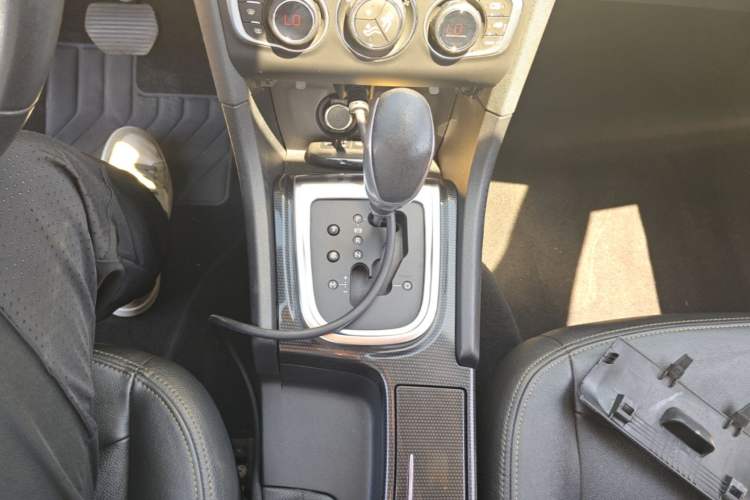 Used Citroen C4L 2013 1.6 THP Automatic Impression Edition Gear Lever