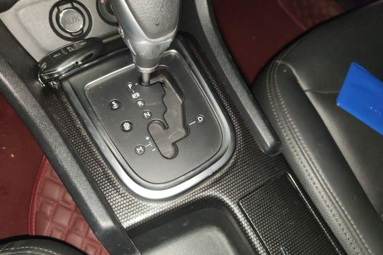 Used Citroen C4L 2013 1.6 THP Automatic Impression Edition Gear Lever