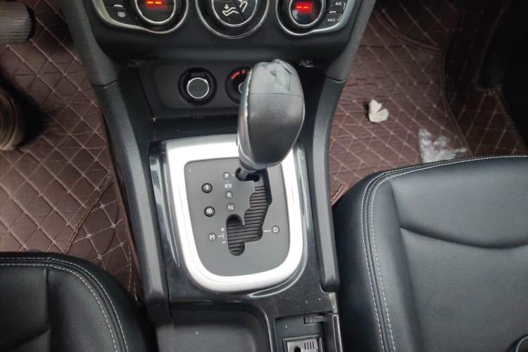 Used Citroen C4L 2013 1.6THP Automatic Enjoyment Edition Gear Lever