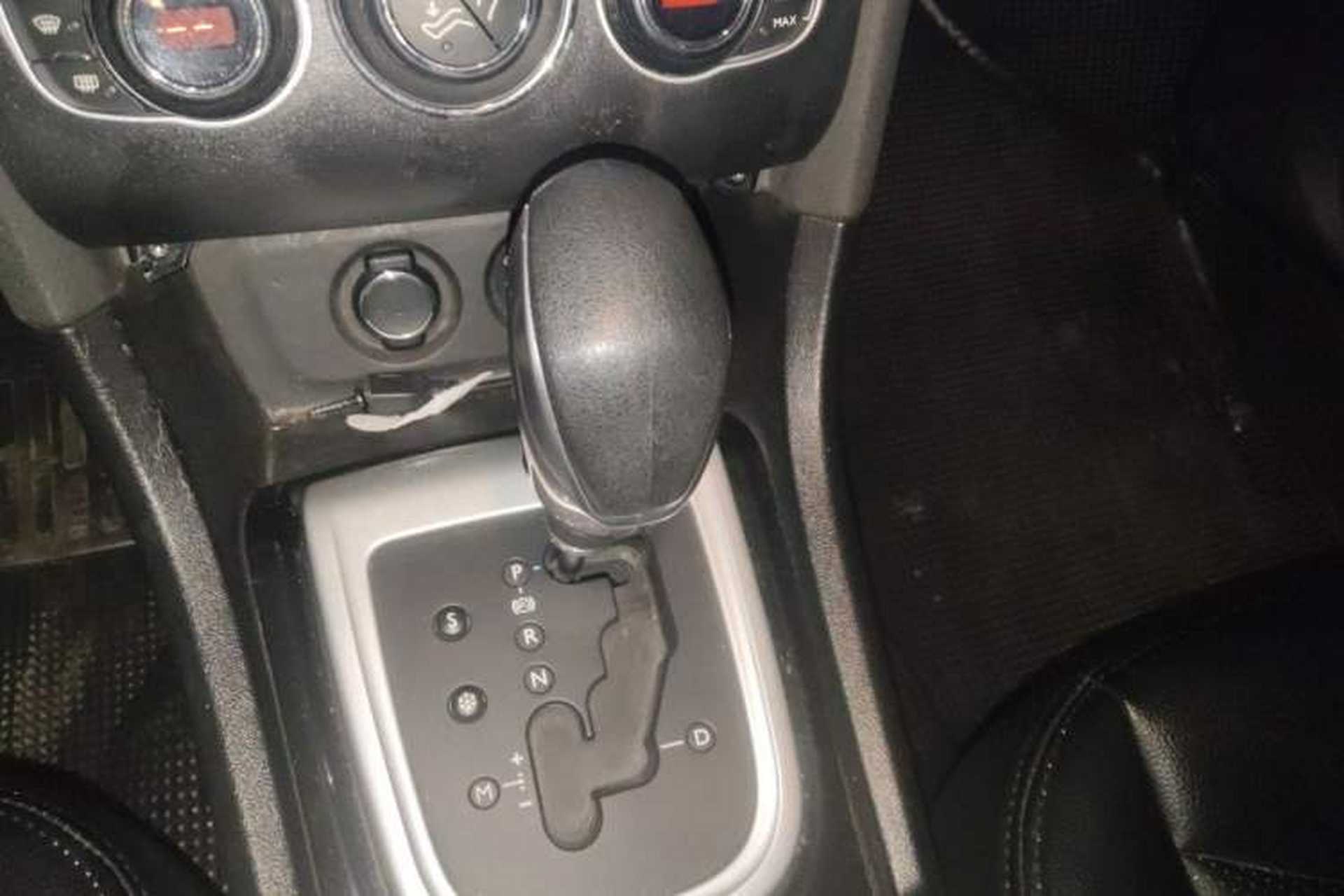 Used Citroen C4L 2013 1.6THP Automatic Enjoyment Edition Gear Lever