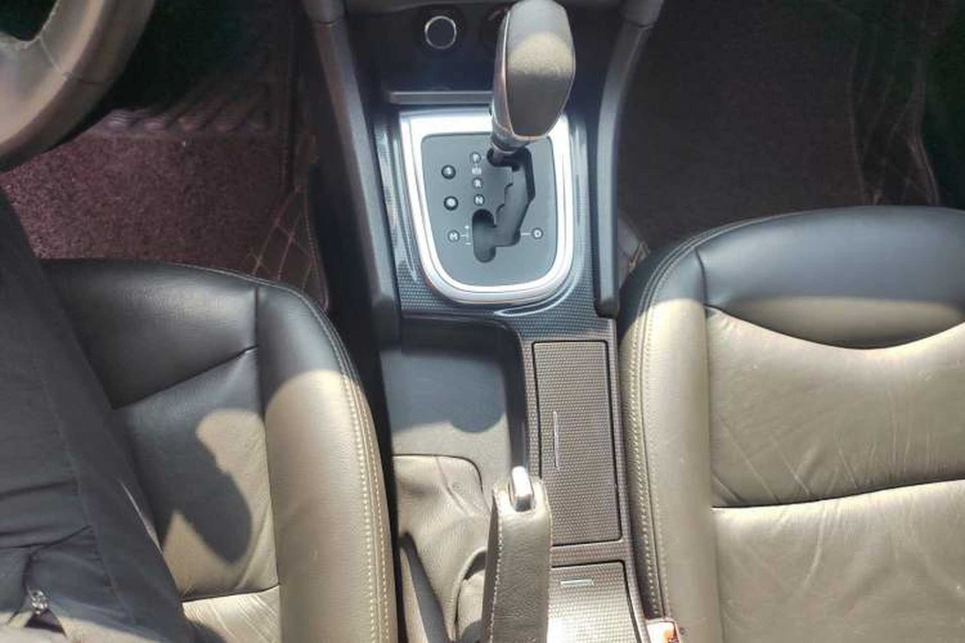 Used Citroen C4L 2013 1.8L Automatic Jingzhi Edition Gear Lever