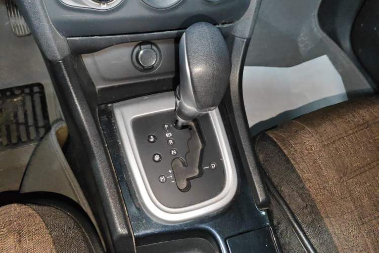 Used Citroen C4L 2013 1.8L Automatic Enjoyment Edition Gear Lever