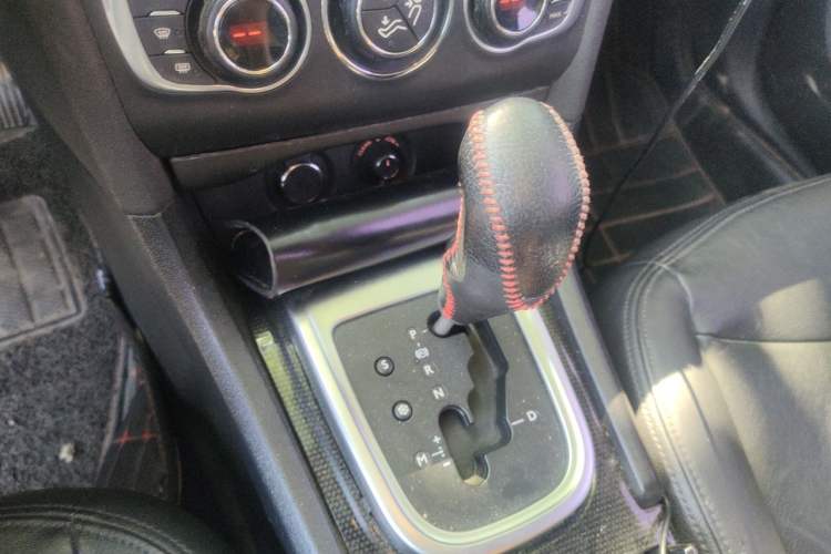 Used Citroen C4L 2013 1.6 THP Automatic Impression Edition Gear Lever