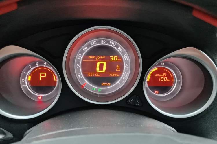 Used Citroen C4L 2013 1.6 THP Automatic Impression Edition Instrument Cluster