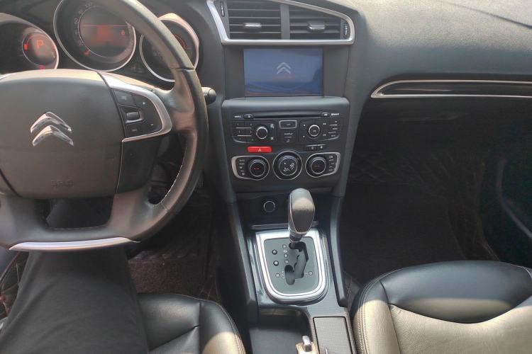Used Citroen C4L 2013 1.8L Automatic Jingzhi Edition Interior 2