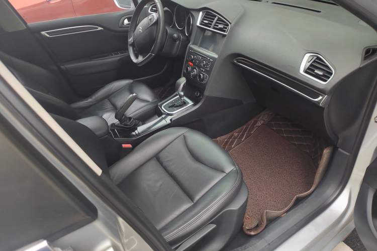 Used Citroen C4L 2013 1.8L Automatic Jingzhi Edition Interior 5