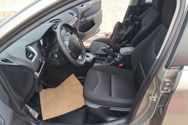 Used Citroen C4L 2013 1.6THP Automatic Enjoyment Edition Left Front Seat