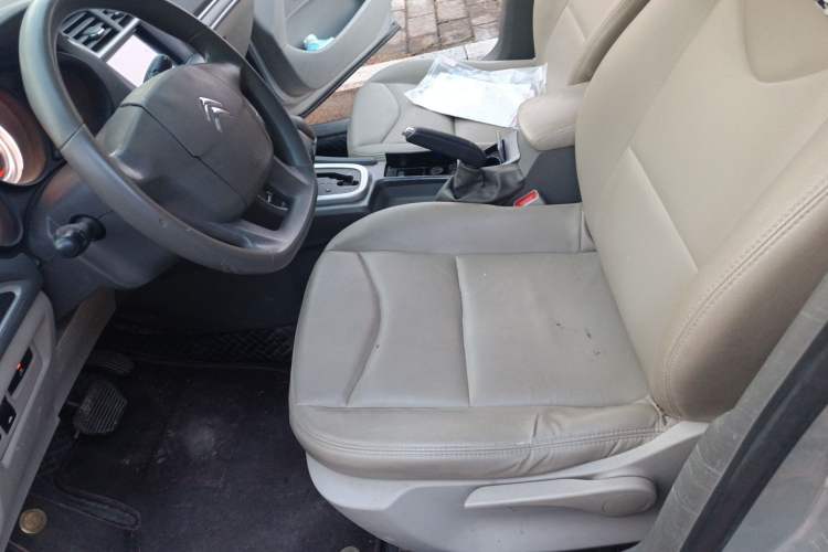 Used Citroen C4L 2013 1.6L Automatic Jingxiang Edition Left Front Seat
