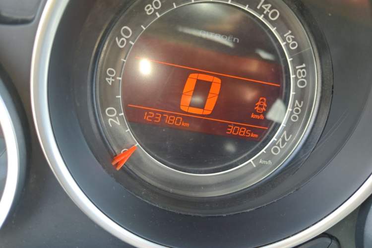 Used Citroen C4L 2013 1.6 THP Automatic Impression Edition Odometer Close Up
