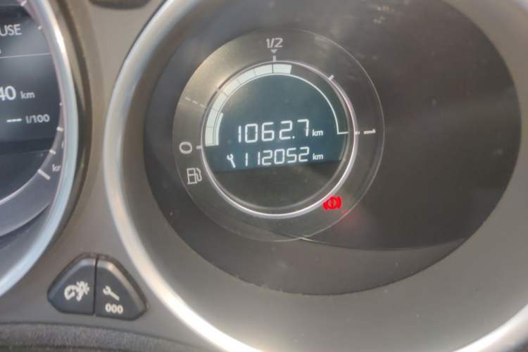 Used Citroen C4L 2013 1.6THP Automatic Dynamic Edition Odometer Close Up