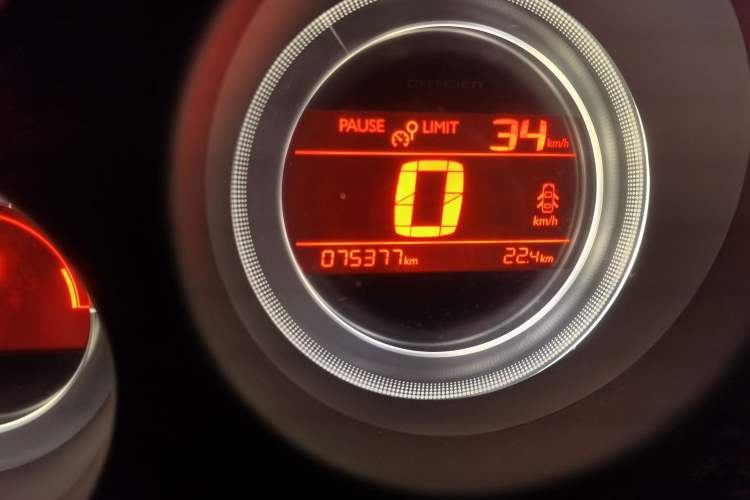 Used Citroen C4L 2013 1.6THP Automatic Enjoyment Edition Odometer Close Up