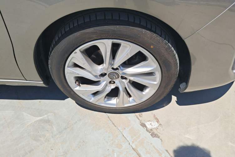 Used Citroen C4L 2013 1.6 THP Automatic Impression Edition Right Front Wheel Hub