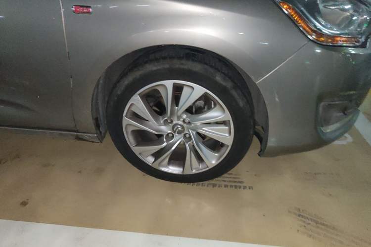 Used Citroen C4L 2013 1.6 THP Automatic Impression Edition Right Front Wheel Hub