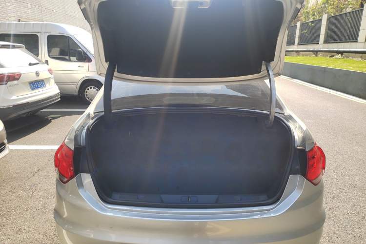 Used Citroen C4L 2013 1.8L Automatic Jingzhi Edition Trunk
