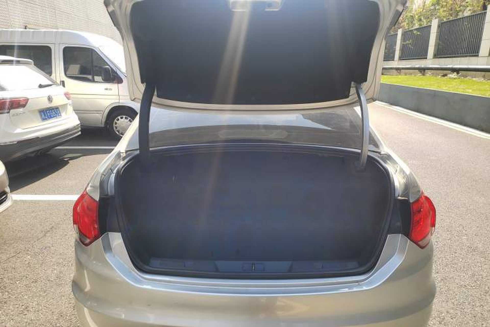 Used Citroen C4L 2013 1.8L Automatic Jingzhi Edition Trunk