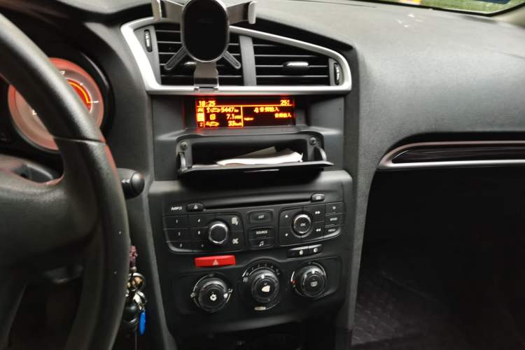 Used Citroen C4L 2013 1.8L Manual Jingxiang Edition Audio And AC Panel