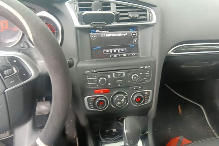 Used Citroen C4L 2013 1.8L Automatic Jingzhi Edition Audio And AC Panel