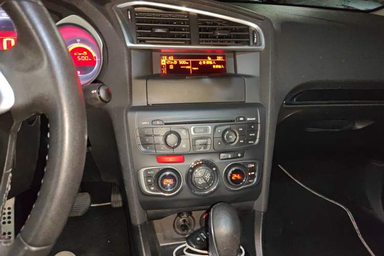Used Citroen C4L 2013 1.6 THP Automatic Impression Edition Audio And AC Panel