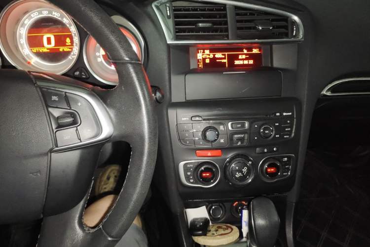 Used Citroen C4L 2013 1.6 THP Automatic Impression Edition Audio And AC Panel