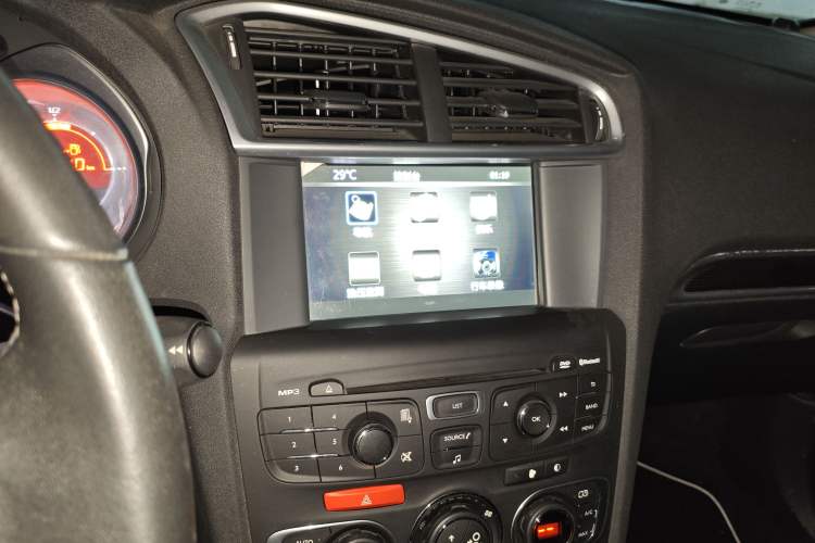 Used Citroen C4L 2013 1.8L Automatic Jingzhi Edition Audio And AC Panel