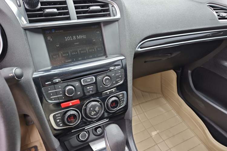 Used Citroen C4L 2013 1.6THP Automatic Dynamic Edition Audio And AC Panel