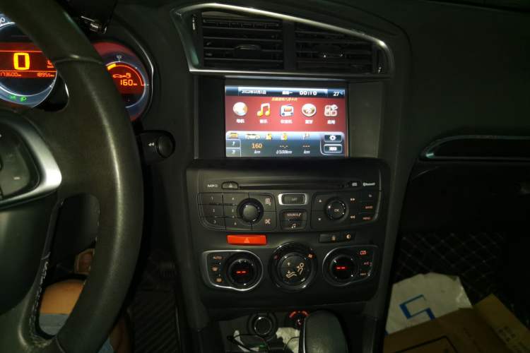 Used Citroen C4L 2013 1.6 THP Automatic Impression Edition Audio And AC Panel