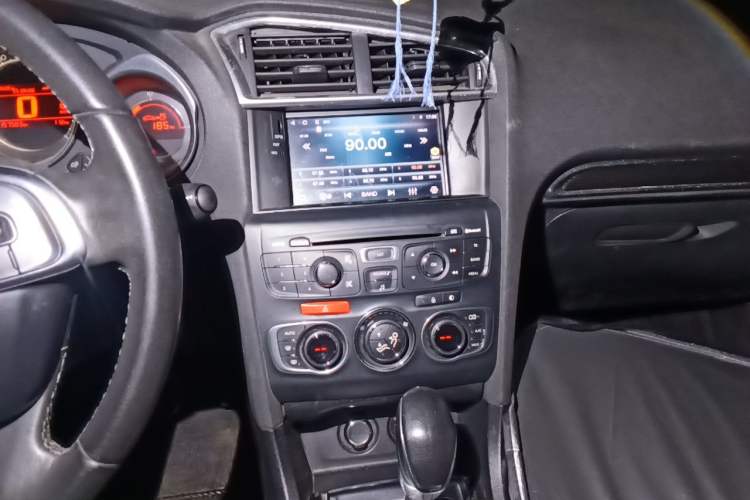 Used Citroen C4L 2013 1.8L Automatic Jingzhi Edition Audio And AC Panel