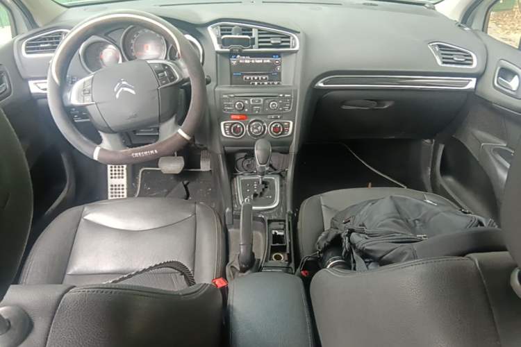 Used Citroen C4L 2013 1.8L Automatic Jingzhi Edition Center Console