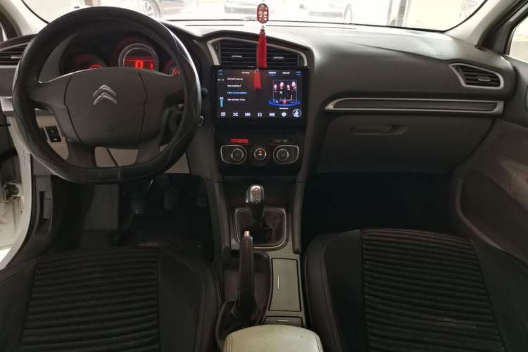 Used Citroen C4L 2013 1.6L Manual Jingxiang Edition Center Console