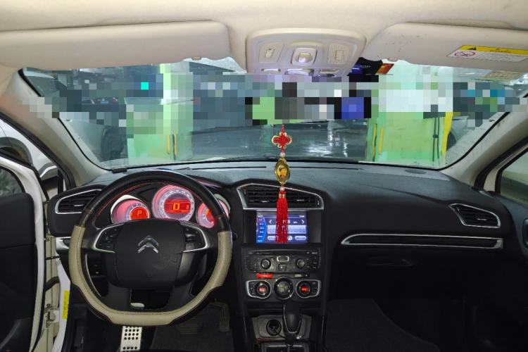 Used Citroen C4L 2013 1.6THP Automatic Dynamic Edition Center Console