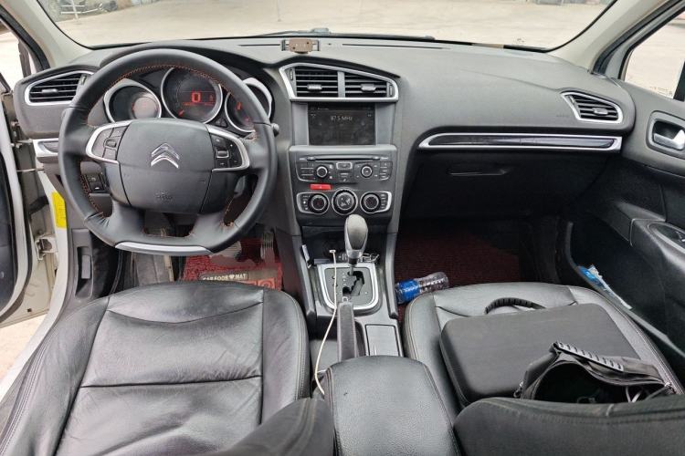Used Citroen C4L 2013 1.6 THP Automatic Impression Edition Center Console