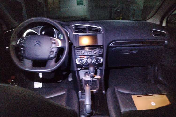 Used Citroen C4L 2013 1.6THP Automatic Dynamic Edition Center Console