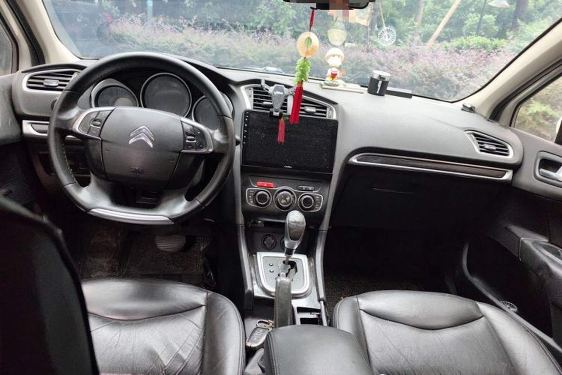 Used Citroen C4L 2013 1.6 THP Automatic Impression Edition Center Console