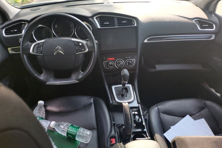 Used Citroen C4L 2013 1.8L Automatic Jingzhi Edition Center Console