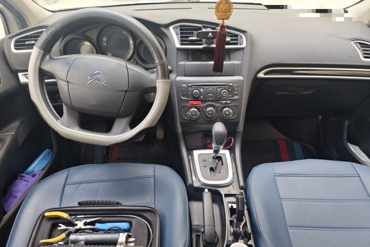 Used Citroen C4L 2013 1.8L Automatic Enjoyment Edition Center Console